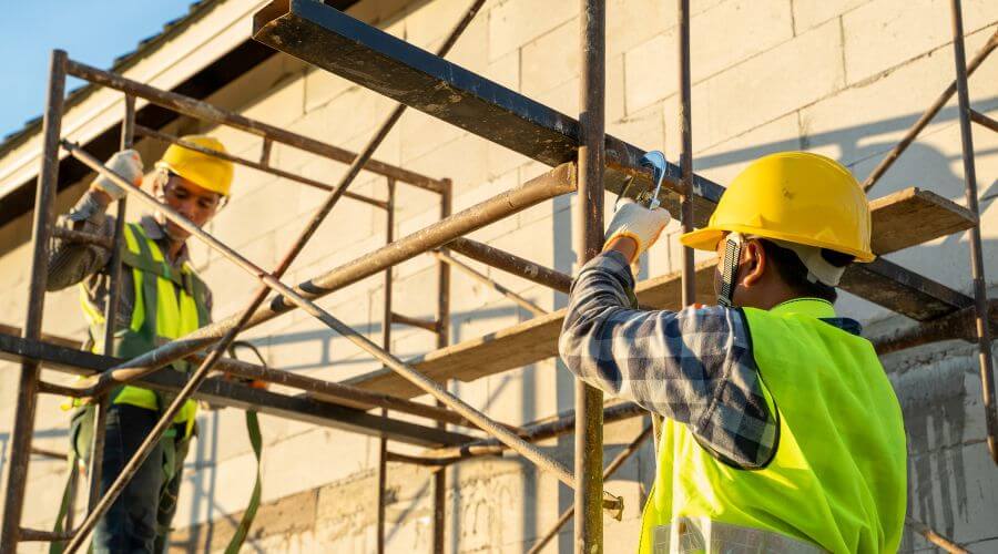 Expert Emergency Roof Repairs services in Savanna, IL